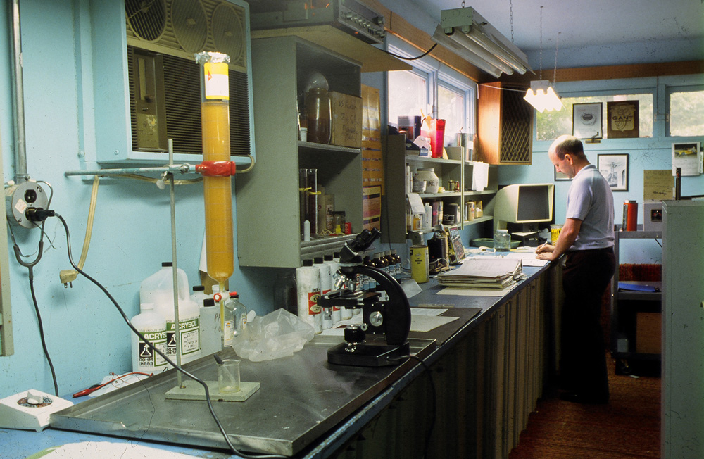 Frank-Reick-in-the-Fluoramics-home-lab-in-the-70s
