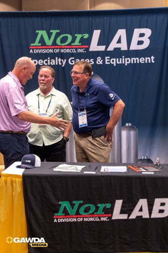 AC23 contactbooth 1GAW0268